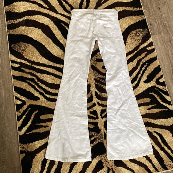 Low-rise White GUESS Jeans with bell bottom! - Picture 6 of 11